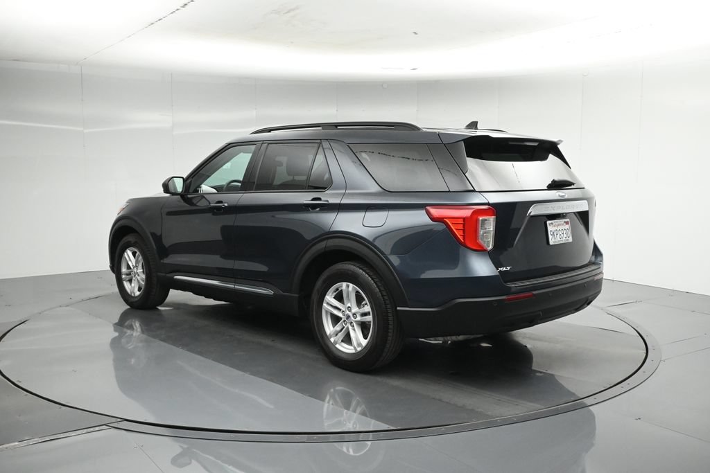 Certified 2023 Ford Explorer XLT RWD image 7