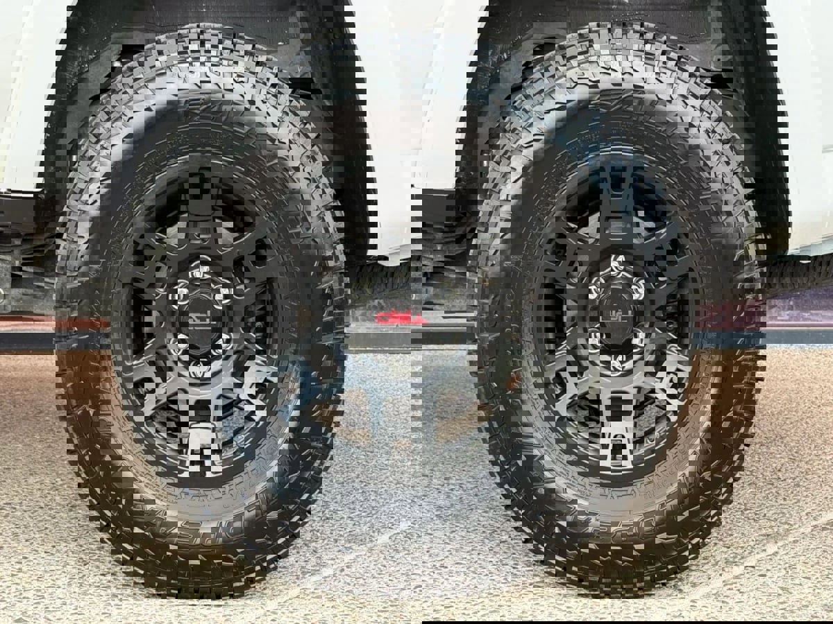 Used 2018 Toyota 4Runner TRD Off-Road Premium AWD/4WD image 25