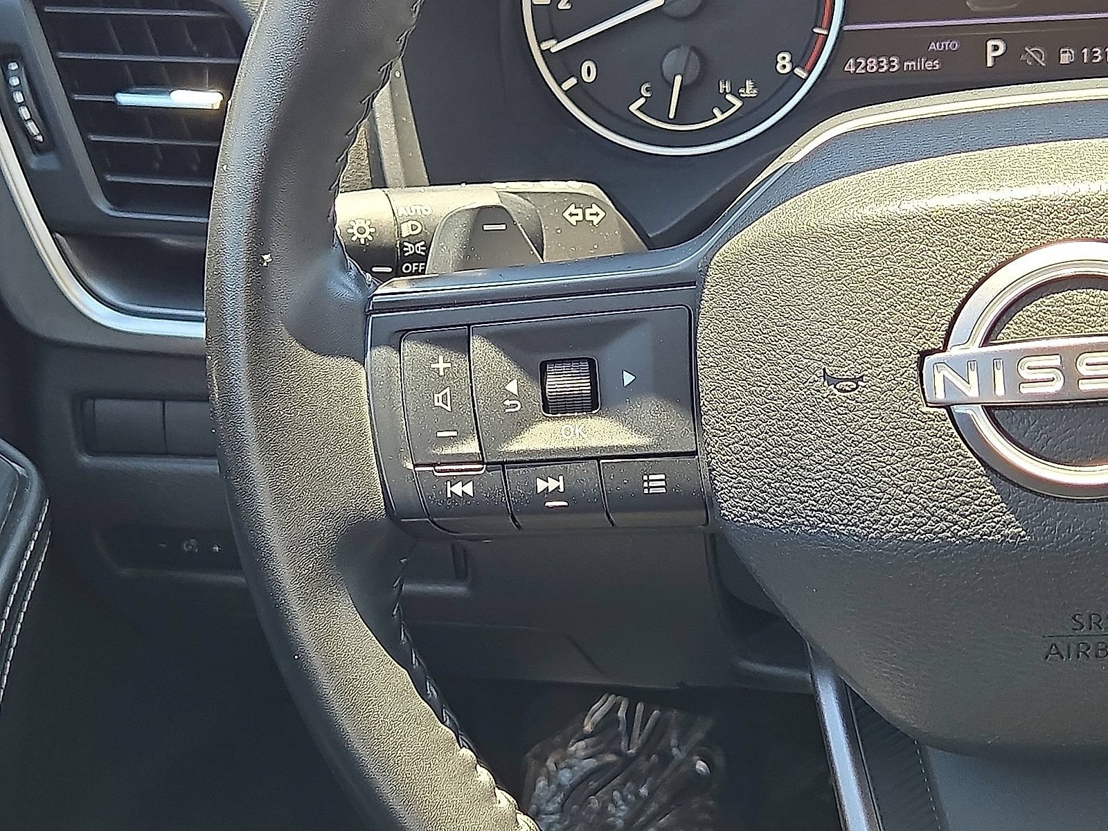 Used 2025 Nissan Rogue SV AWD/4WD image 19