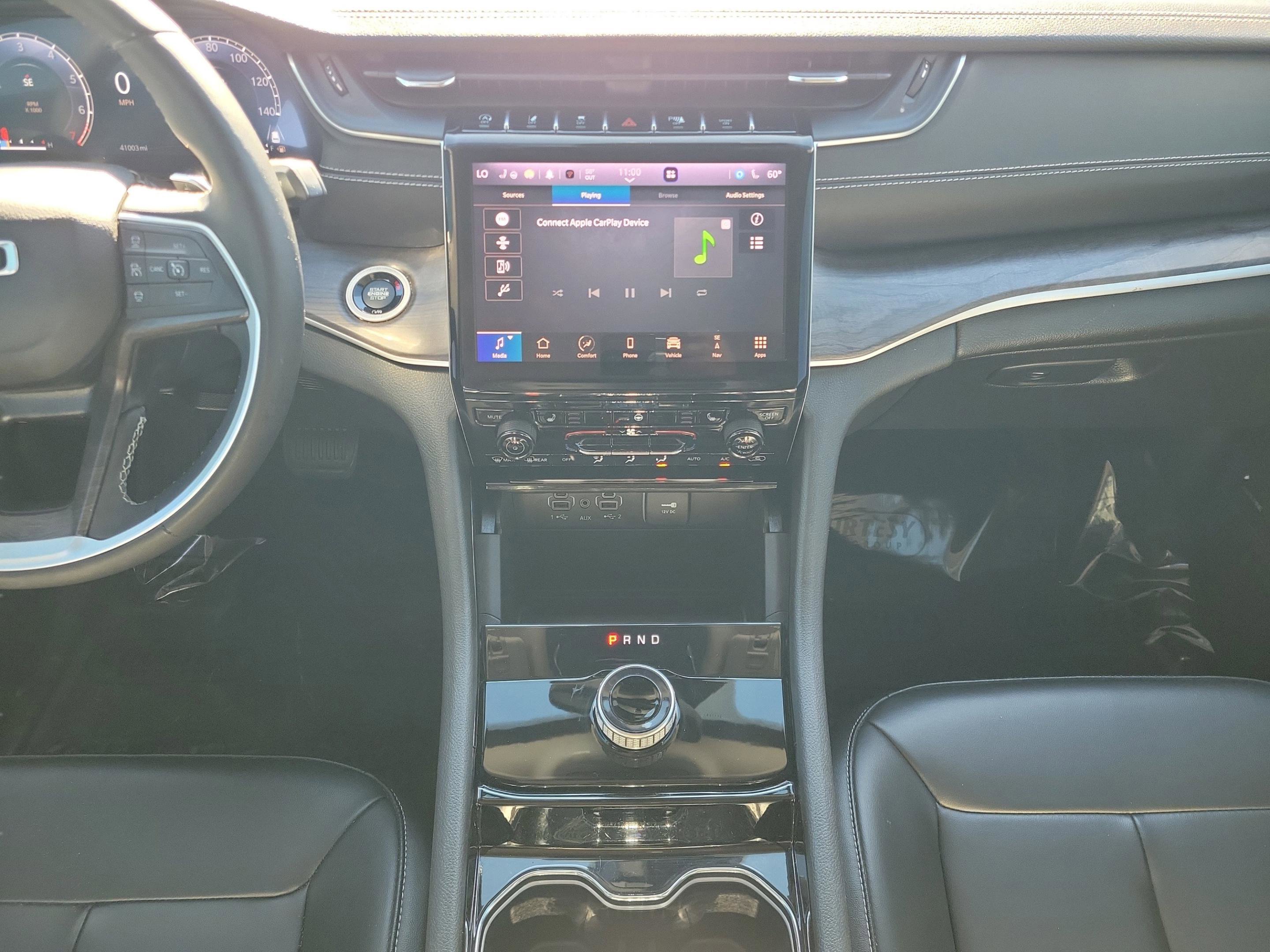 Used 2023 Jeep Grand Cherokee L Limited w/ Black Appearance Package image 19