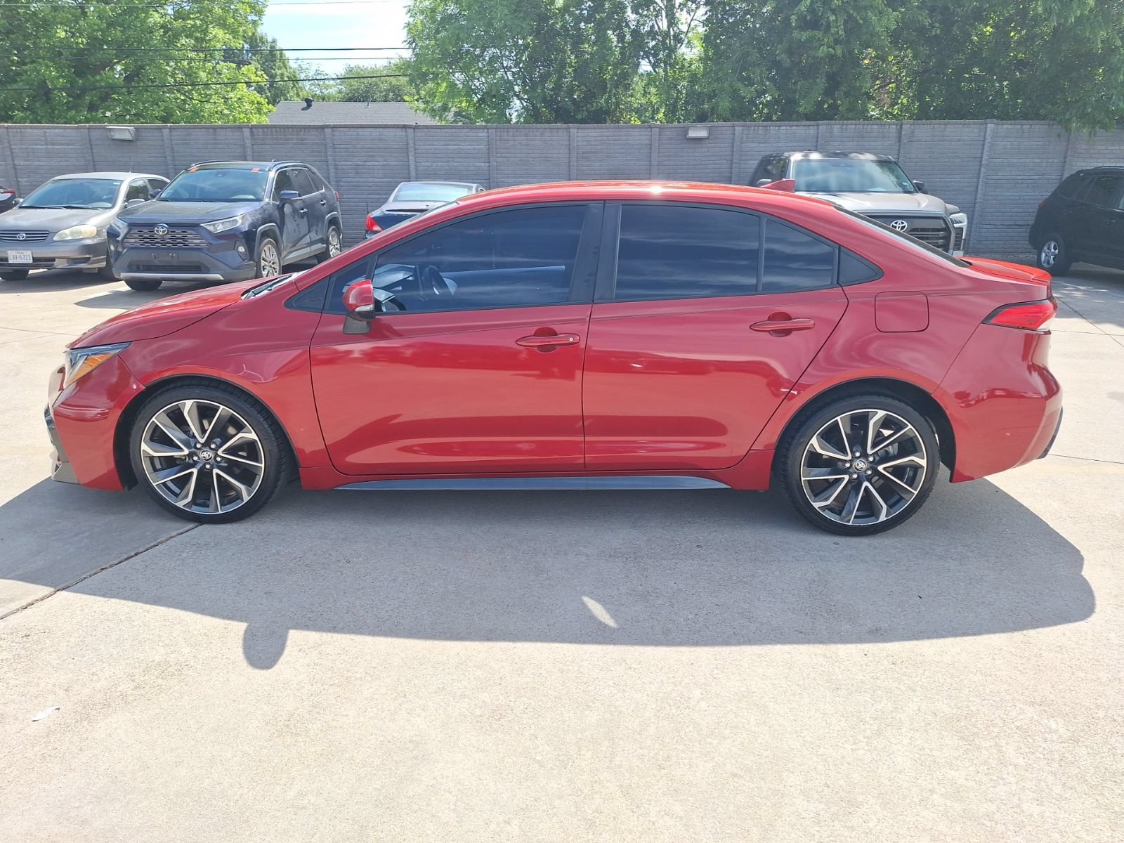 Used 2021 Toyota Corolla SE FWD image 3