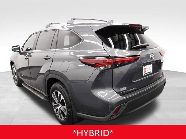 Used 2025 Toyota Highlander XLE image 6