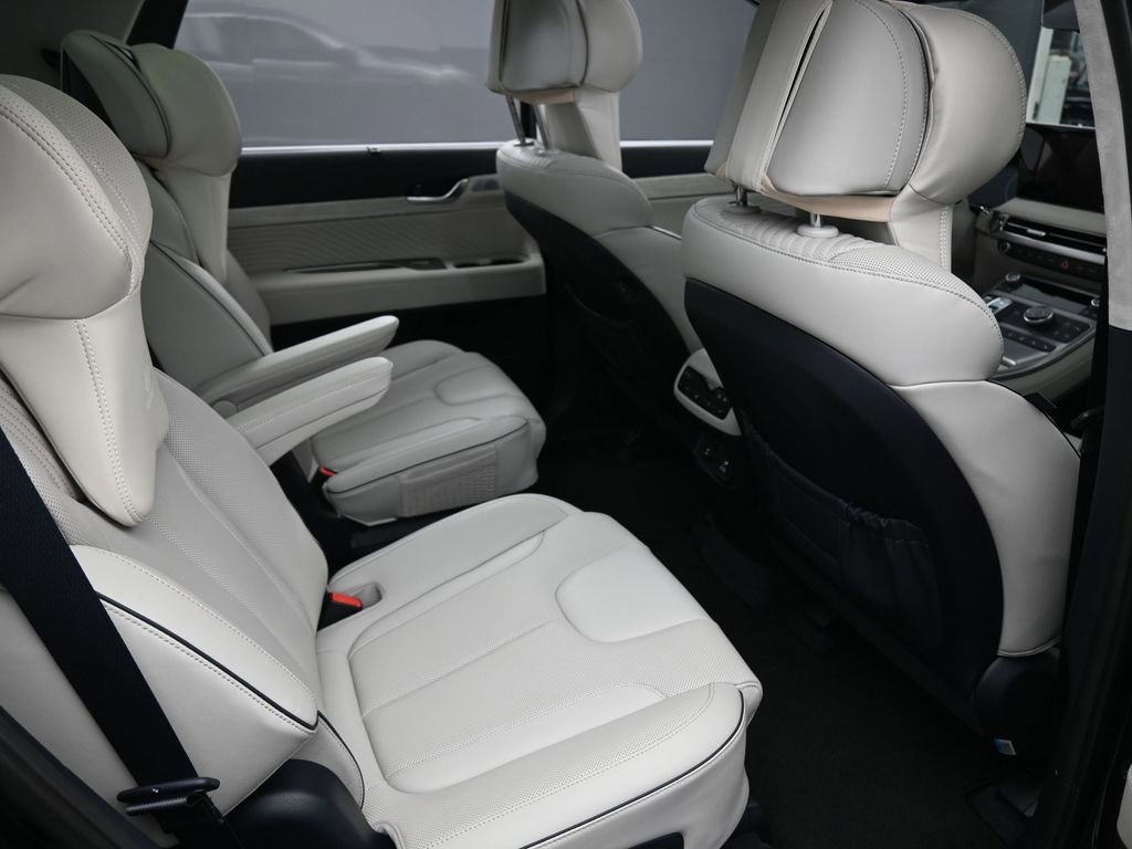 Used 2023 Hyundai Palisade Calligraphy w/ Cargo Package image 31