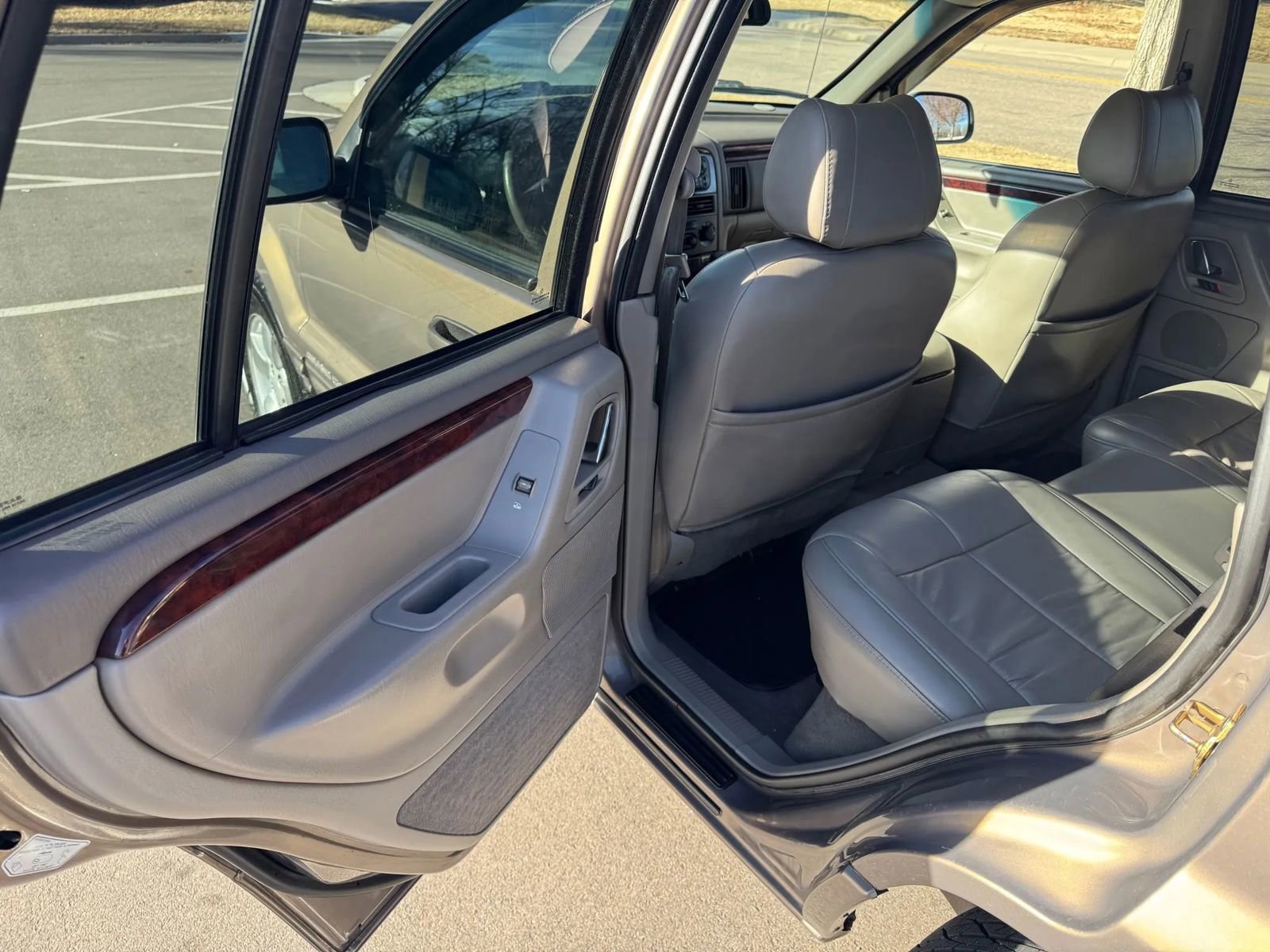 Used 2001 Jeep Grand Cherokee Limited image 9