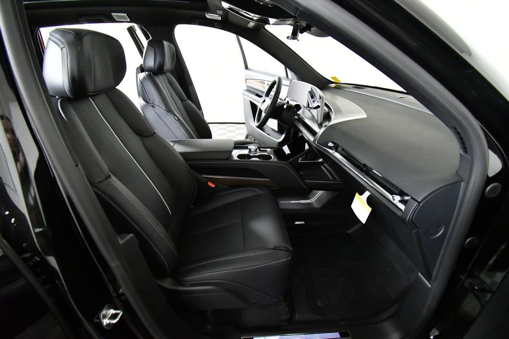 New 2026 Cadillac Vistiq Sport w/ LPO, Floor Liner Package AWD/4WD image 14