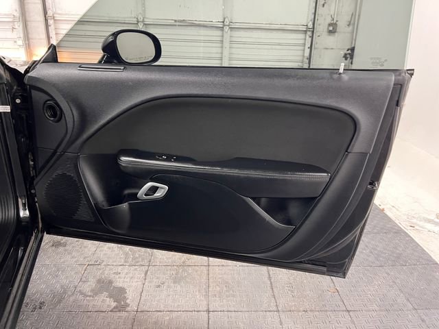 Used 2016 Dodge Challenger SXT image 34