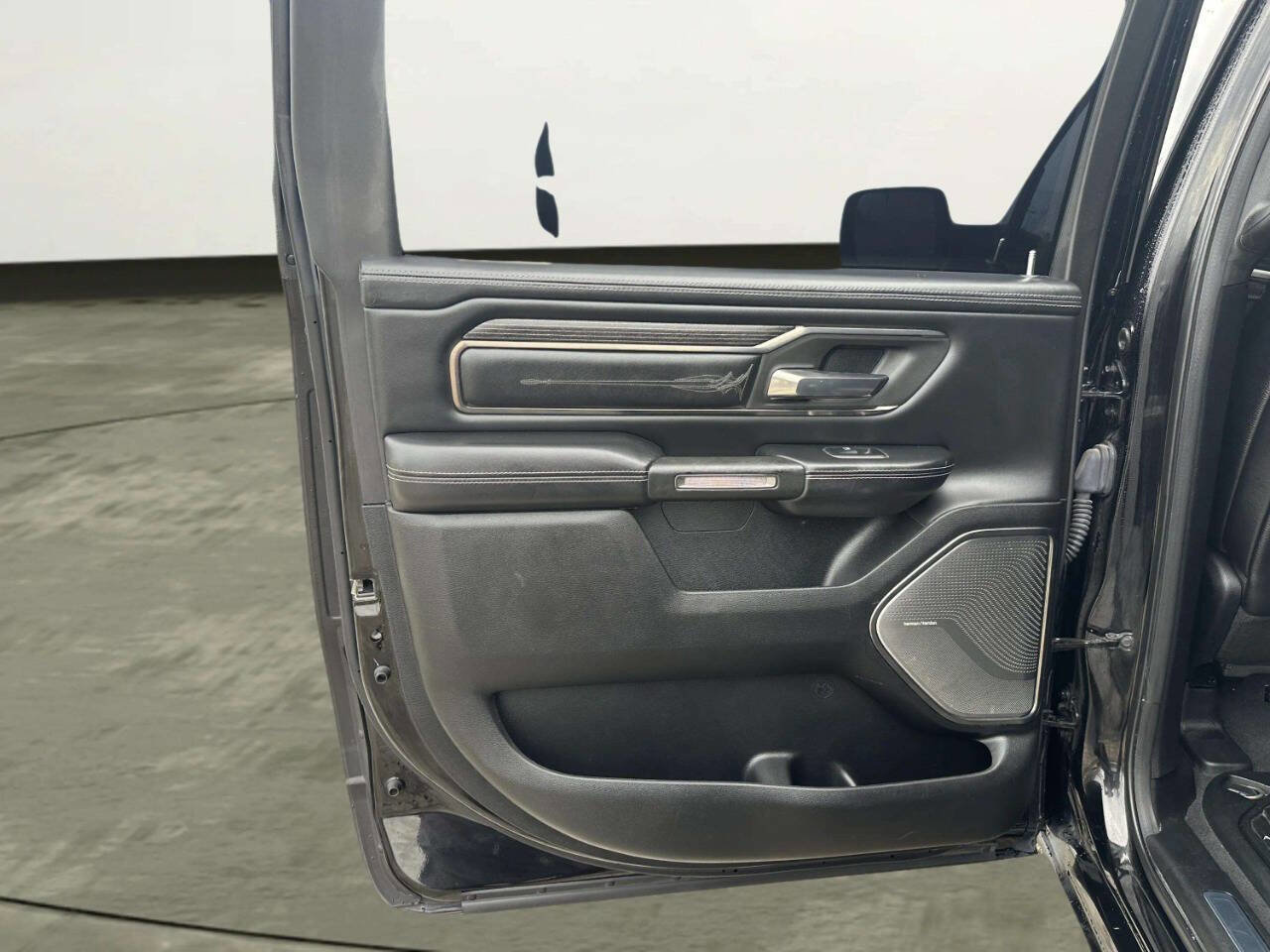 Used 2019 RAM 1500 Limited AWD/4WD image 12