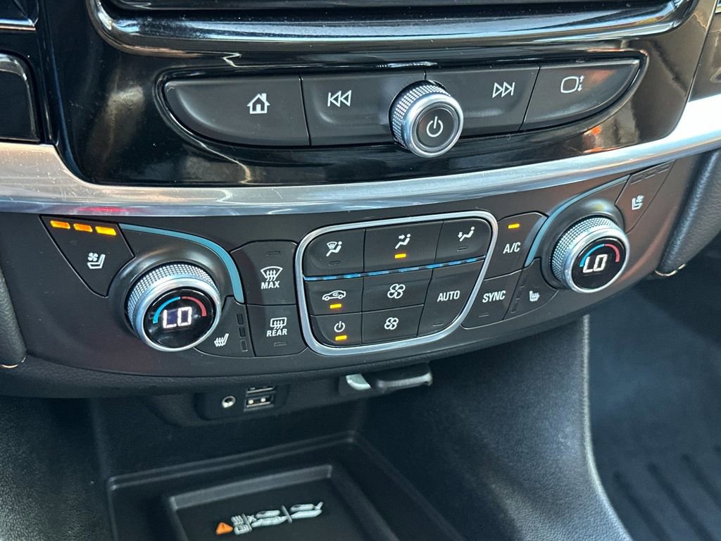 Used 2021 Chevrolet Traverse Premier w/ Redline Edition FWD image 21
