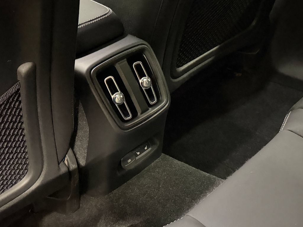 Certified 2024 Volvo XC40 Recharge Ultimate w/ Protection Package Premier AWD/4WD image 24