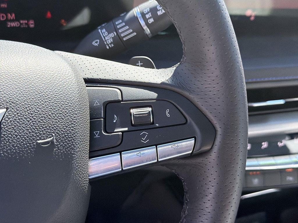 Used 2024 Cadillac XT4 Sport AWD/4WD image 37