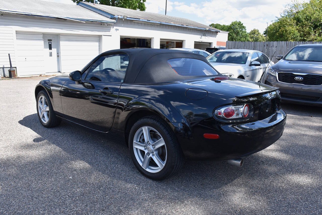 Used 2006 MAZDA MX-5 Miata Touring RWD image 4