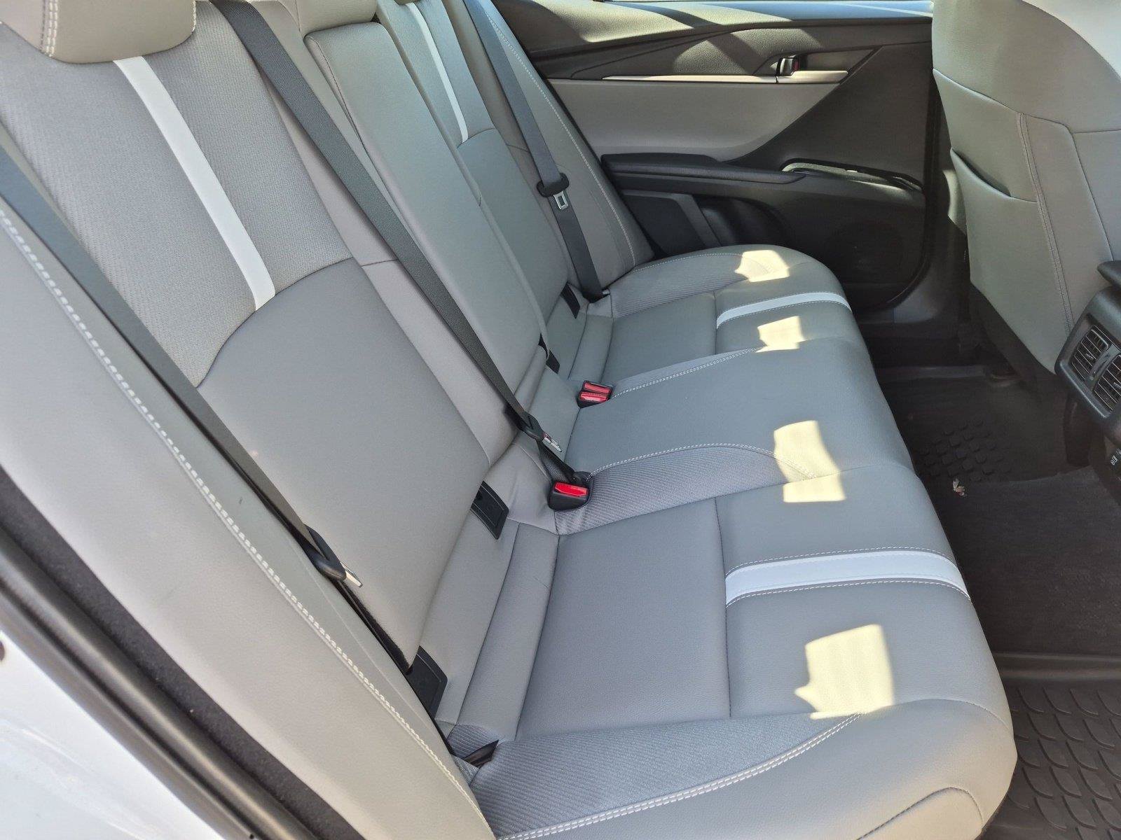 Used 2025 Toyota Camry SE FWD image 14