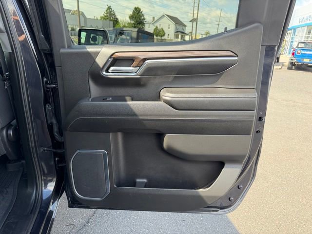Used 2023 Chevrolet Silverado 1500 LT Trail Boss w/ Protection Package AWD/4WD image 12