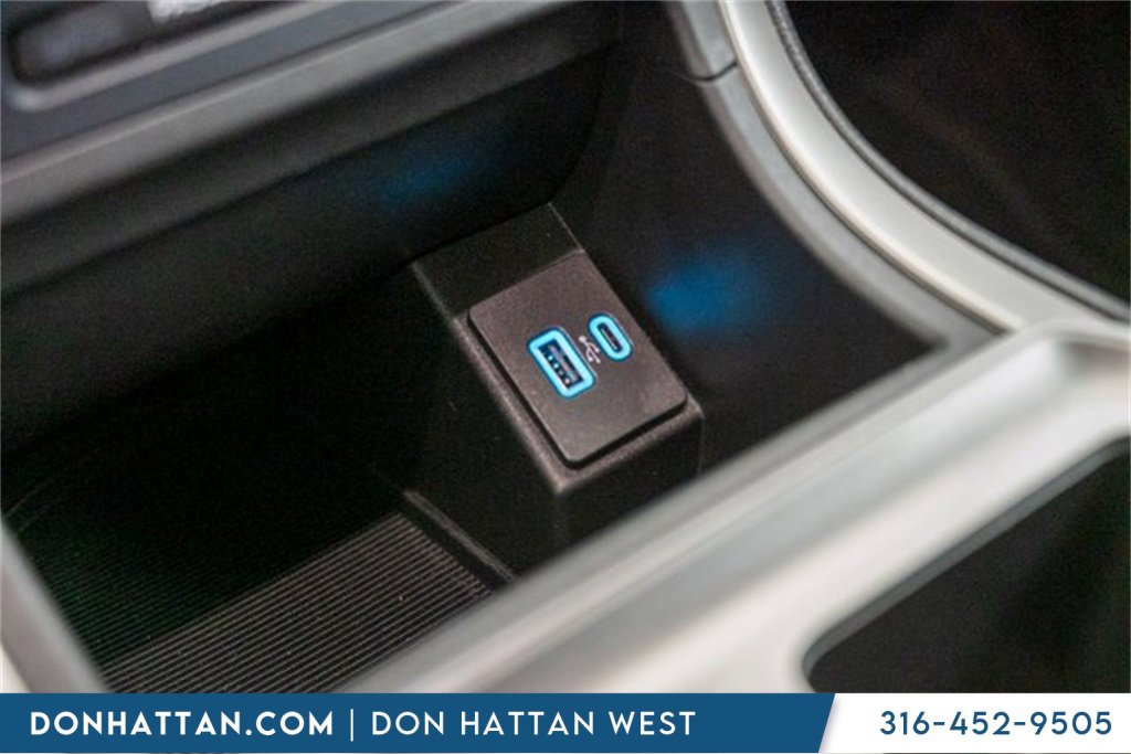Used 2023 Ford Edge SEL image 12