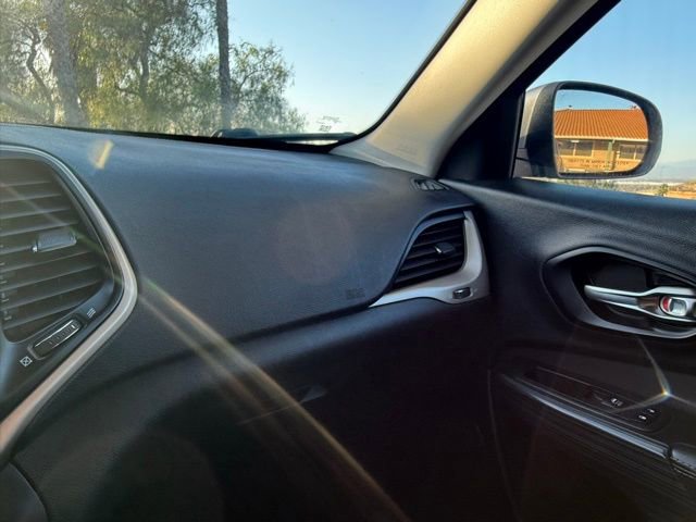 Used 2015 Jeep Cherokee Latitude image 26