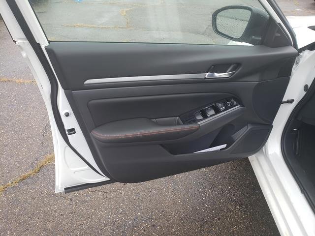 New 2025 Nissan Altima 2.5 SR image 12