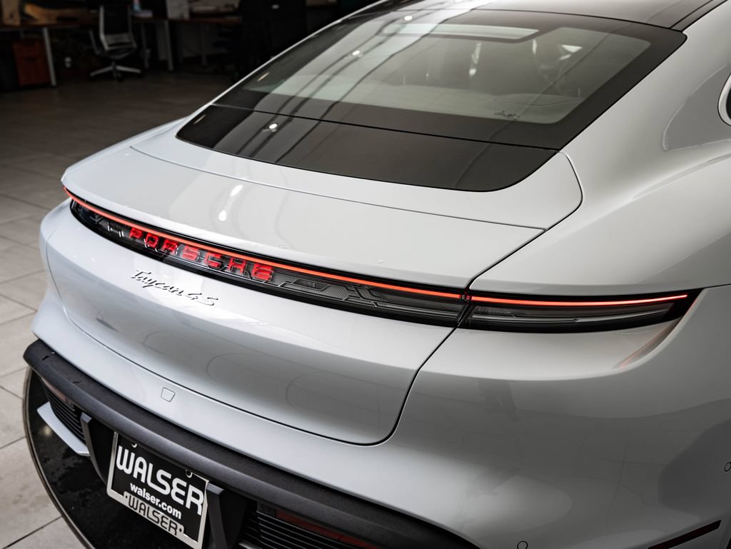 New 2026 Porsche Taycan 4S AWD/4WD image 13