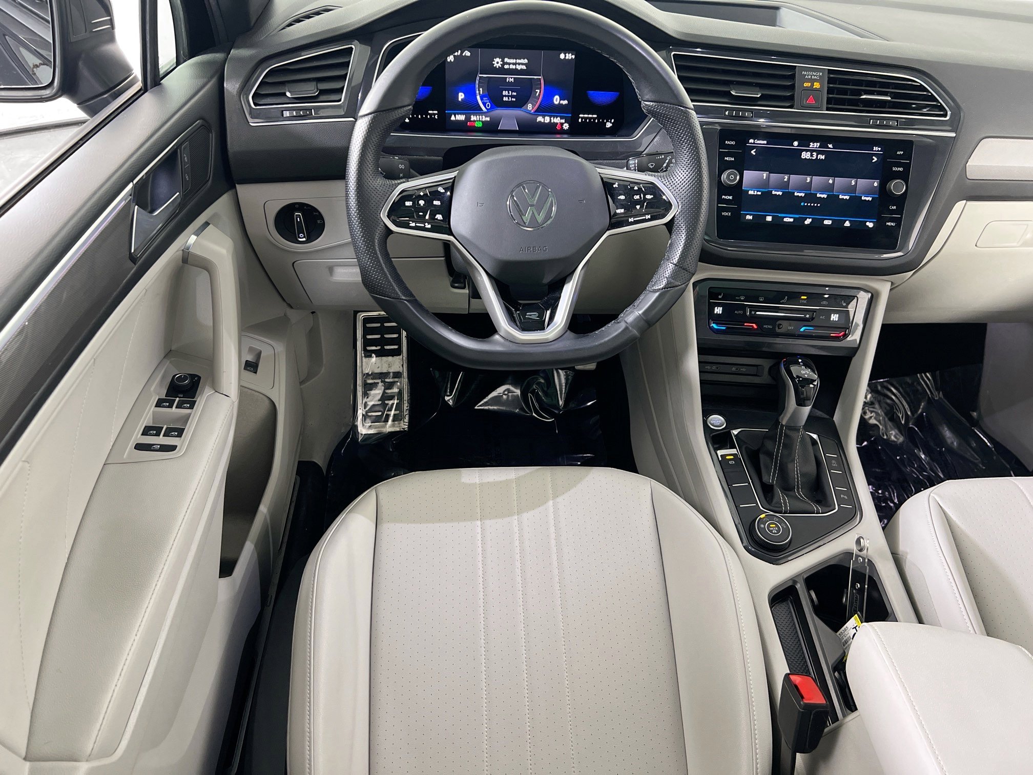 Used 2022 Volkswagen Tiguan SE R-Line AWD/4WD image 22