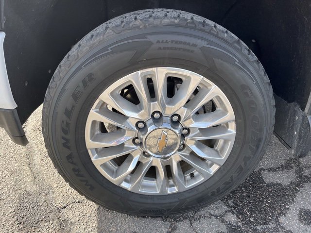 Used 2022 Chevrolet Silverado 3500 High Country w/ Technology Package image 9