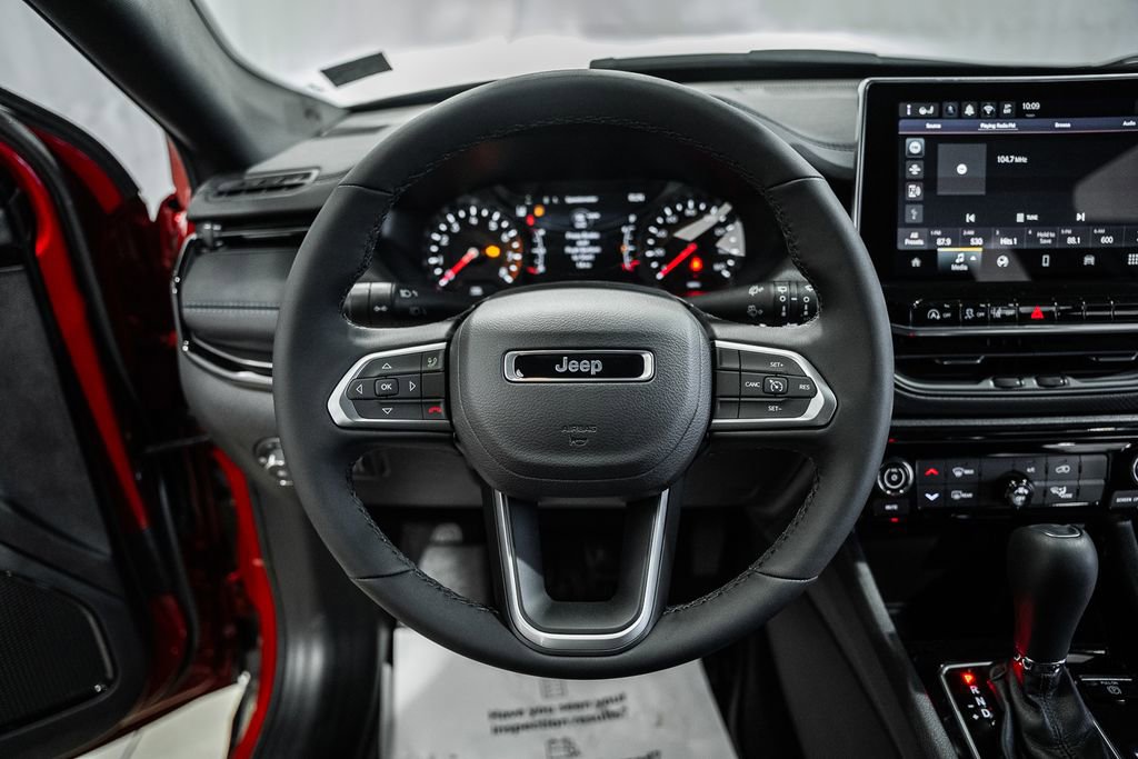 New 2026 Jeep Compass Latitude image 28