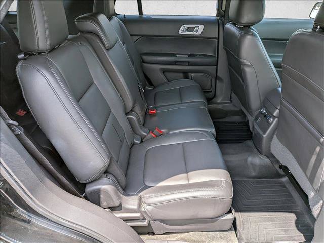 Used 2015 Ford Explorer XLT w/ Equipment Group 202B AWD/4WD image 22
