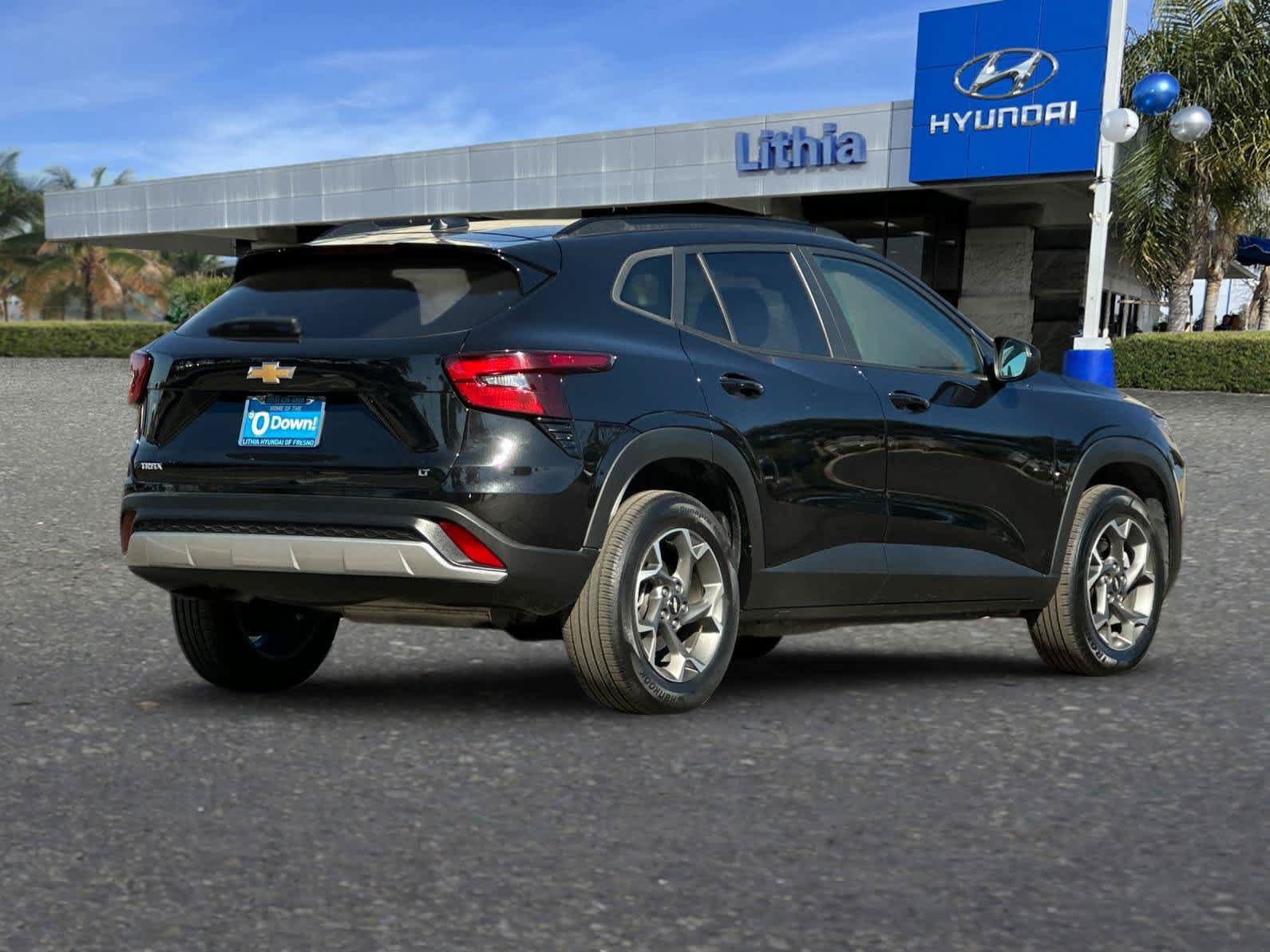 Used 2024 Chevrolet Trax LT FWD image 3