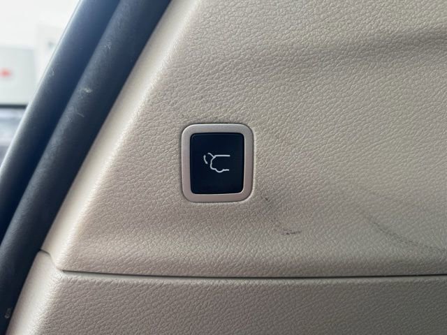 Used 2024 Chrysler Pacifica Touring-L FWD image 23