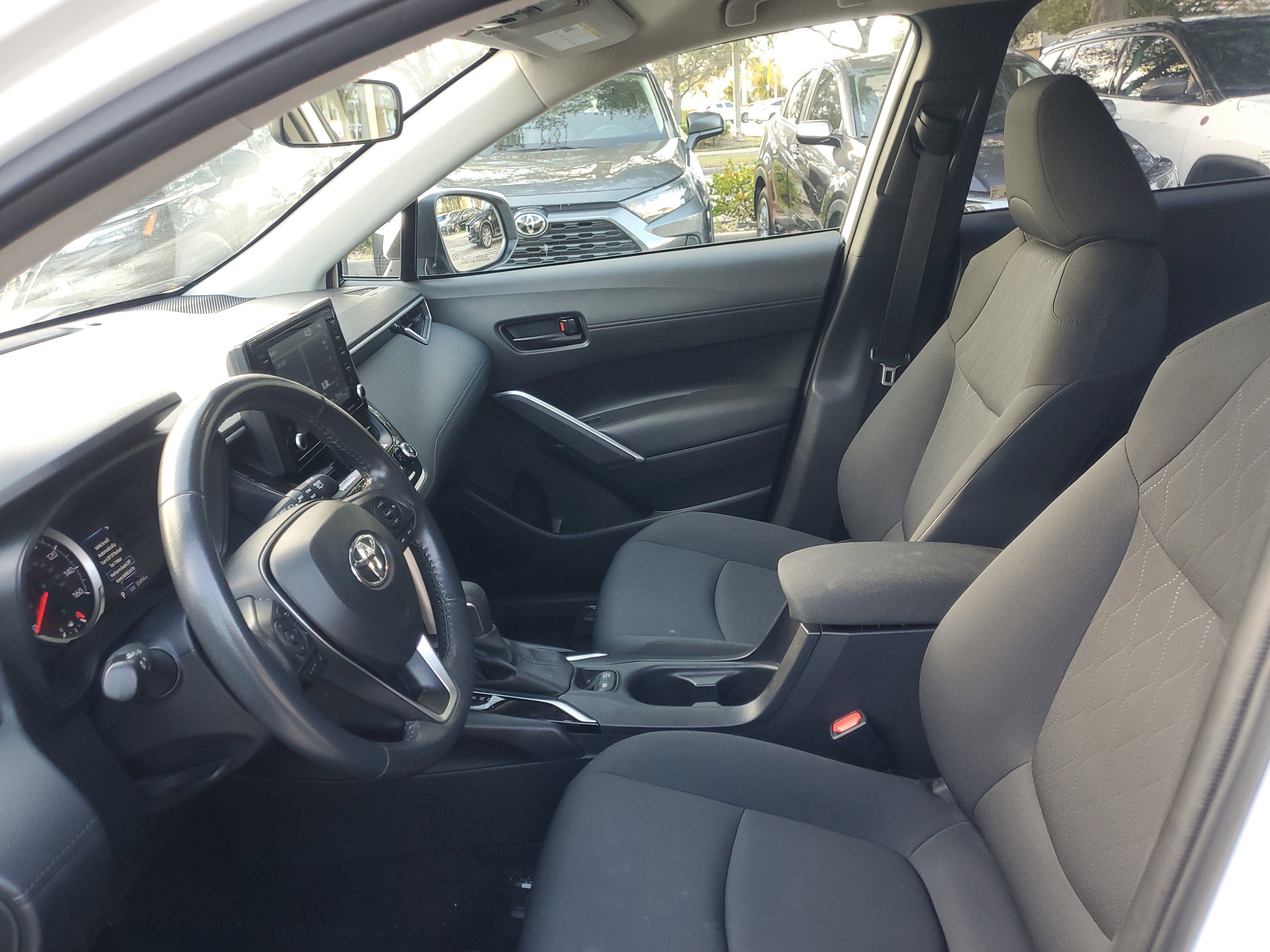 Used 2022 Toyota Corolla Cross LE image 15