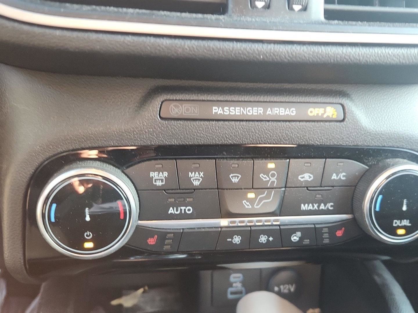 Used 2022 Ford Escape SEL w/ Technology Package image 17