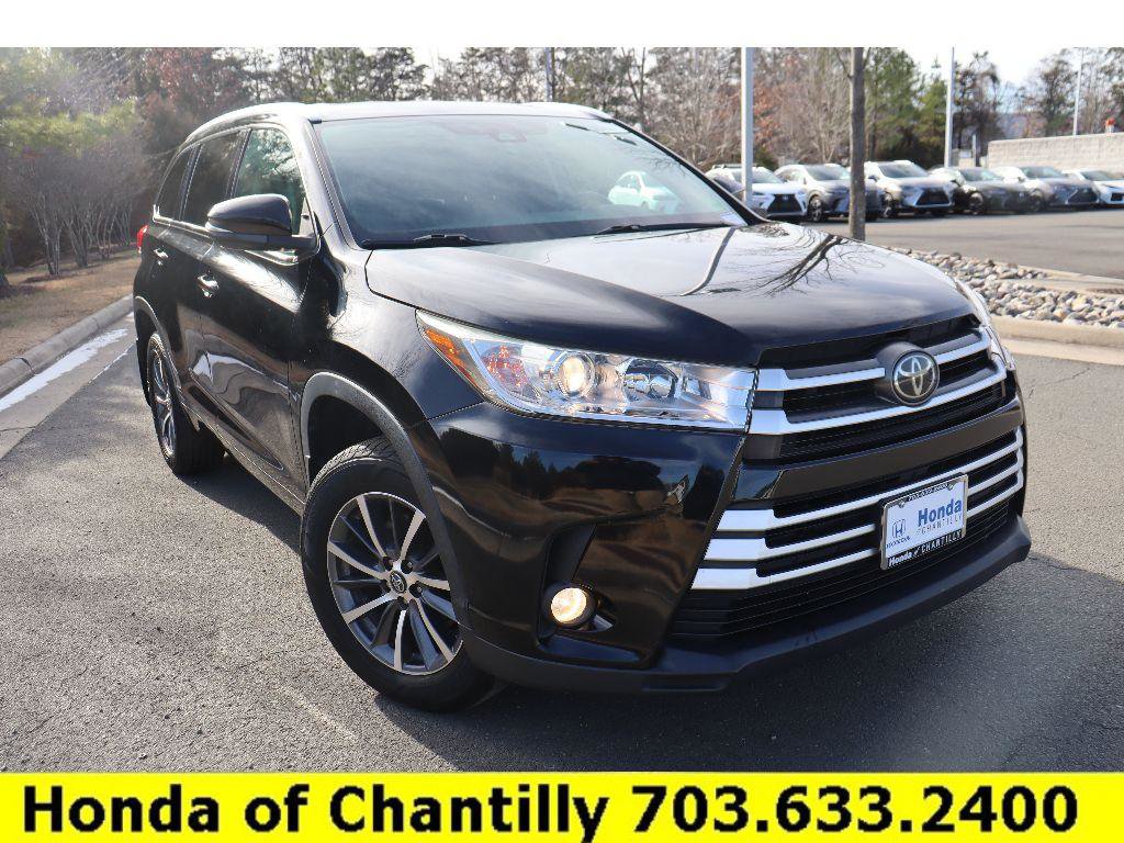 Used 2017 Toyota Highlander XLE image 1