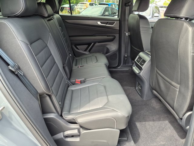 Used 2025 Volkswagen Atlas Cross Sport SEL R-Line AWD/4WD image 20