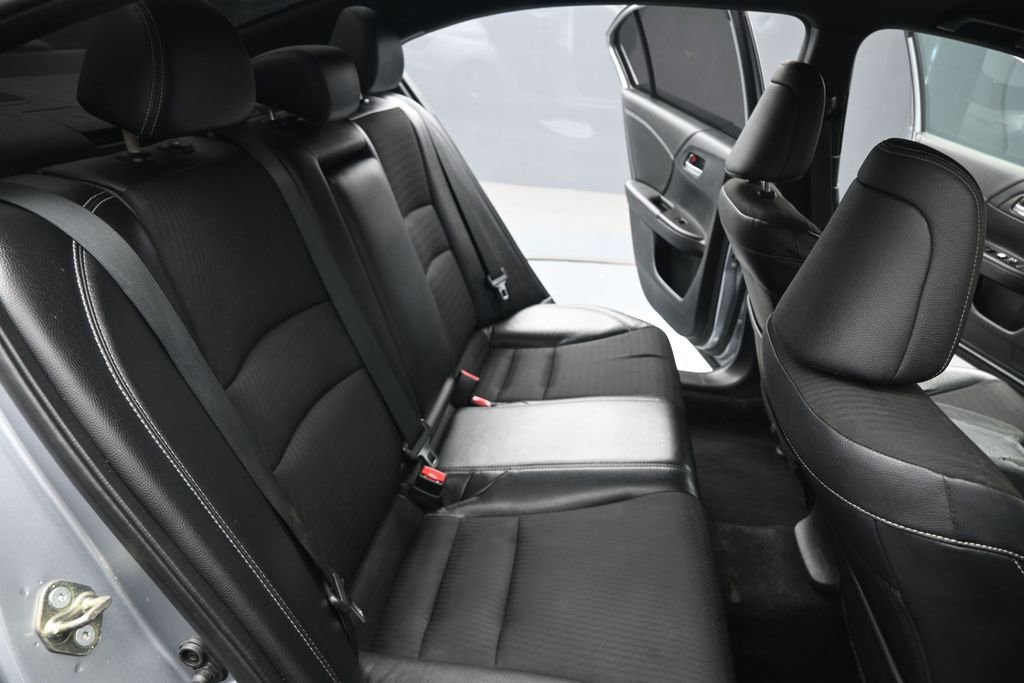 Used 2017 Honda Accord Sport image 16