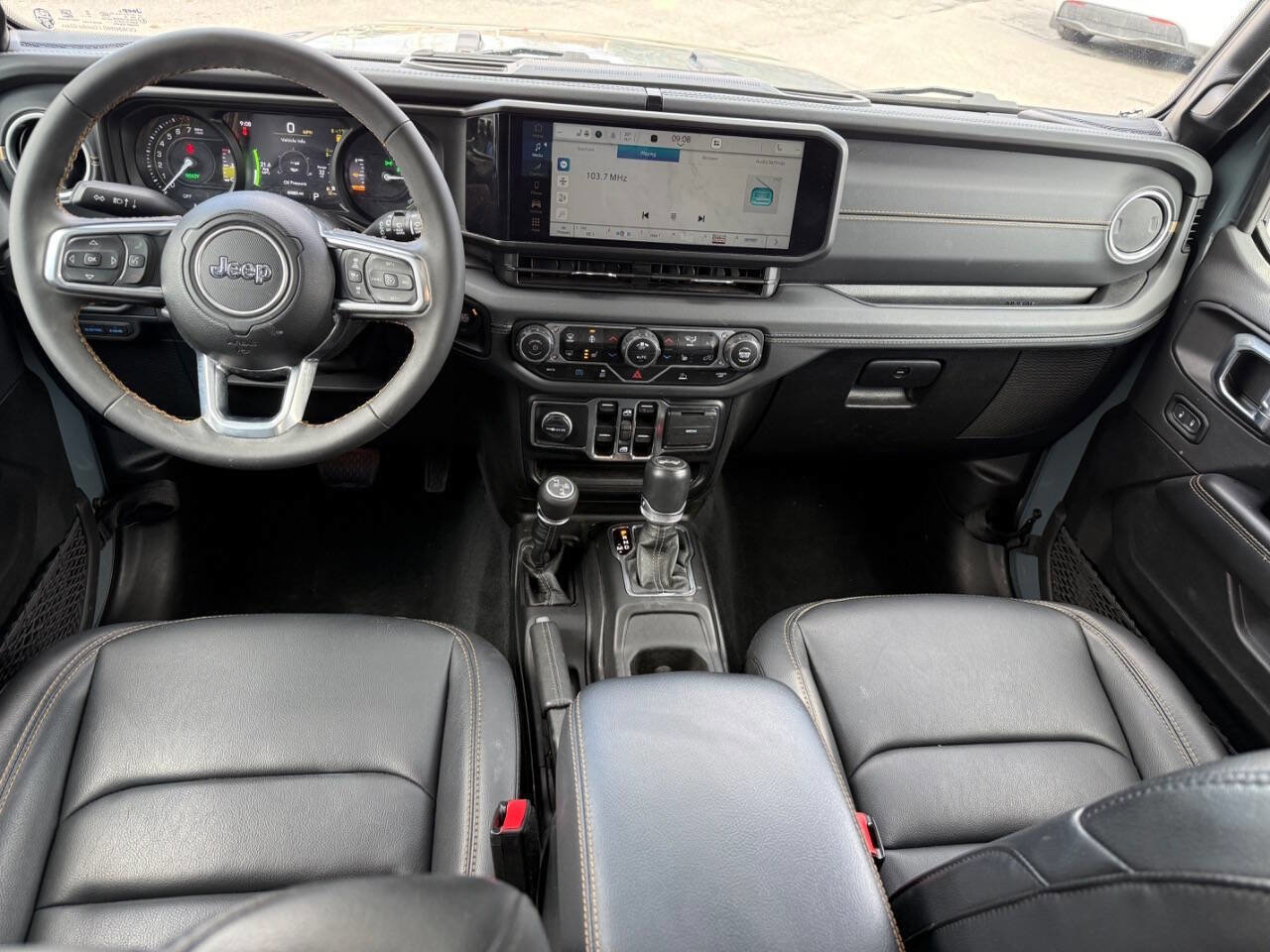 Used 2024 Jeep Wrangler Unlimited Sahara AWD/4WD image 19