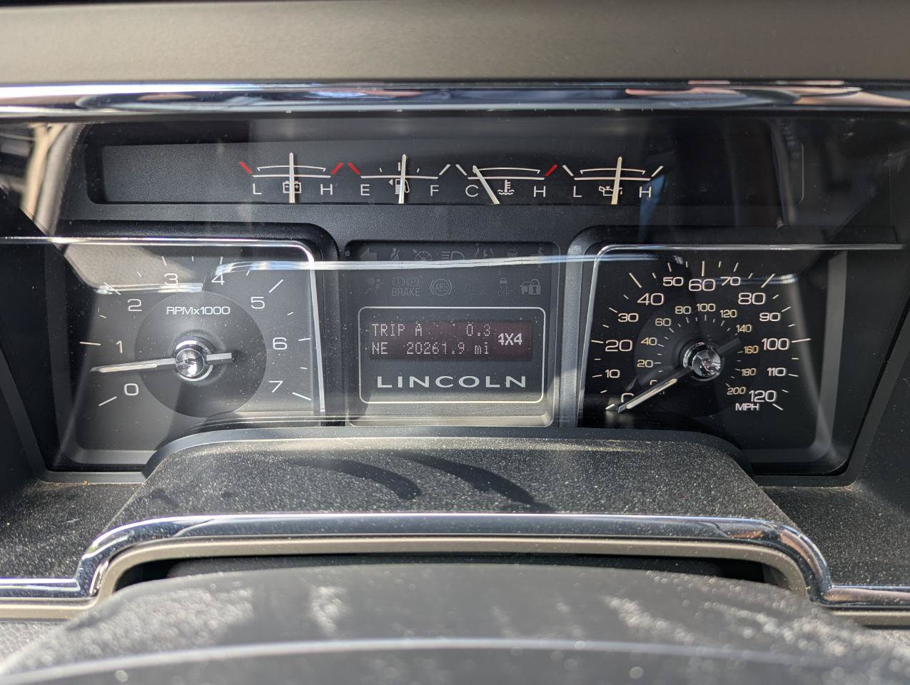 Used 2013 Lincoln Navigator L 4WD image 4