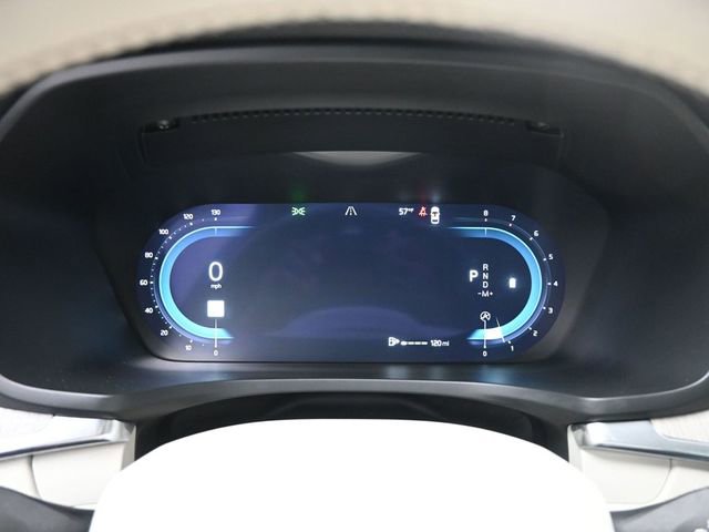 Used 2024 Volvo V60 B5 Cross Country Plus image 10