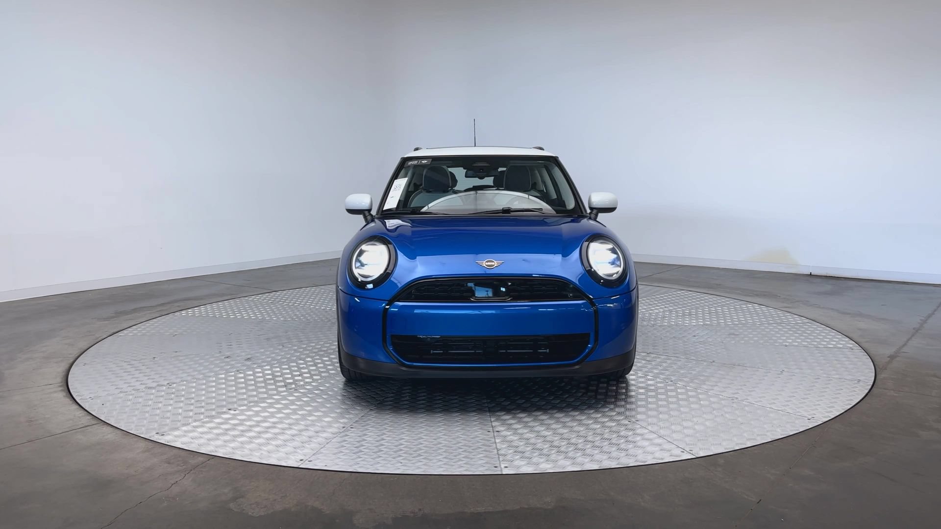 Used 2026 MINI Cooper 2-Door Hardtop FWD image 3