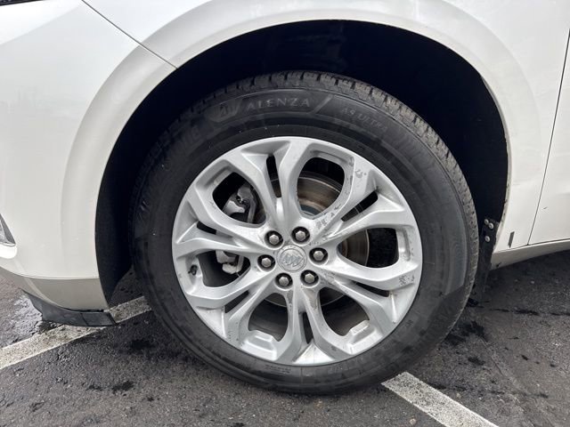 Used 2018 Buick Enclave Avenir image 31