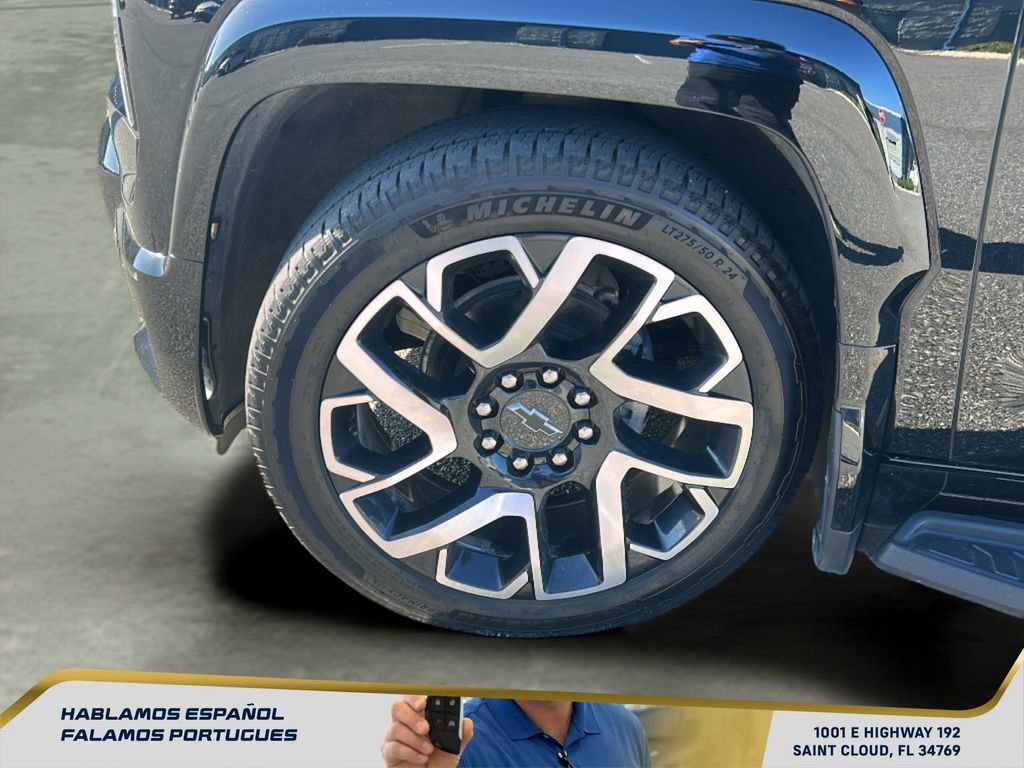Certified 2025 Chevrolet Silverado EV RST AWD/4WD image 38