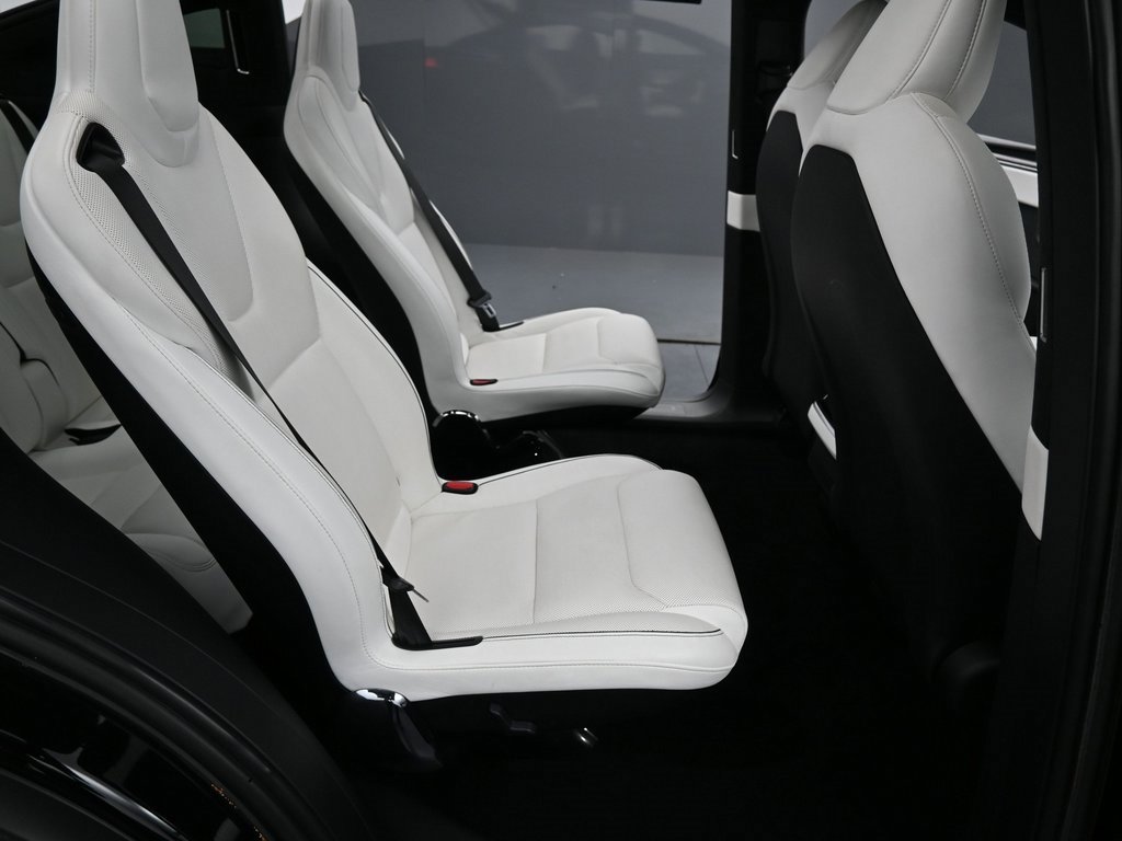 Used 2022 Tesla Model X Plaid image 30