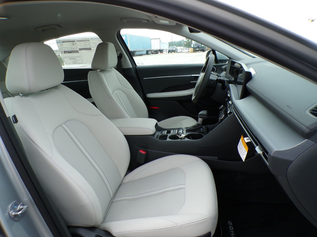 New 2026 Hyundai Sonata SE FWD image 15