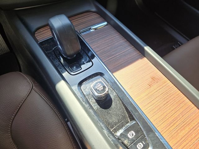 Certified 2023 Volvo XC60 B5 Plus FWD image 21