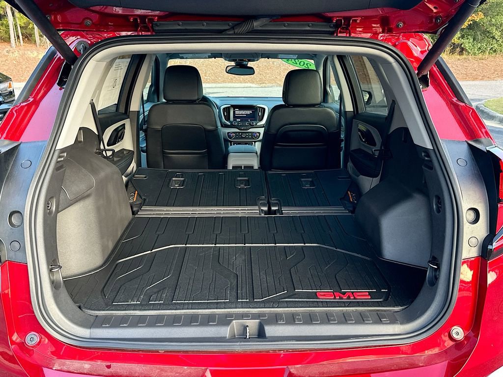 New 2024 GMC Terrain SLT w/ Tech Package FWD image 16