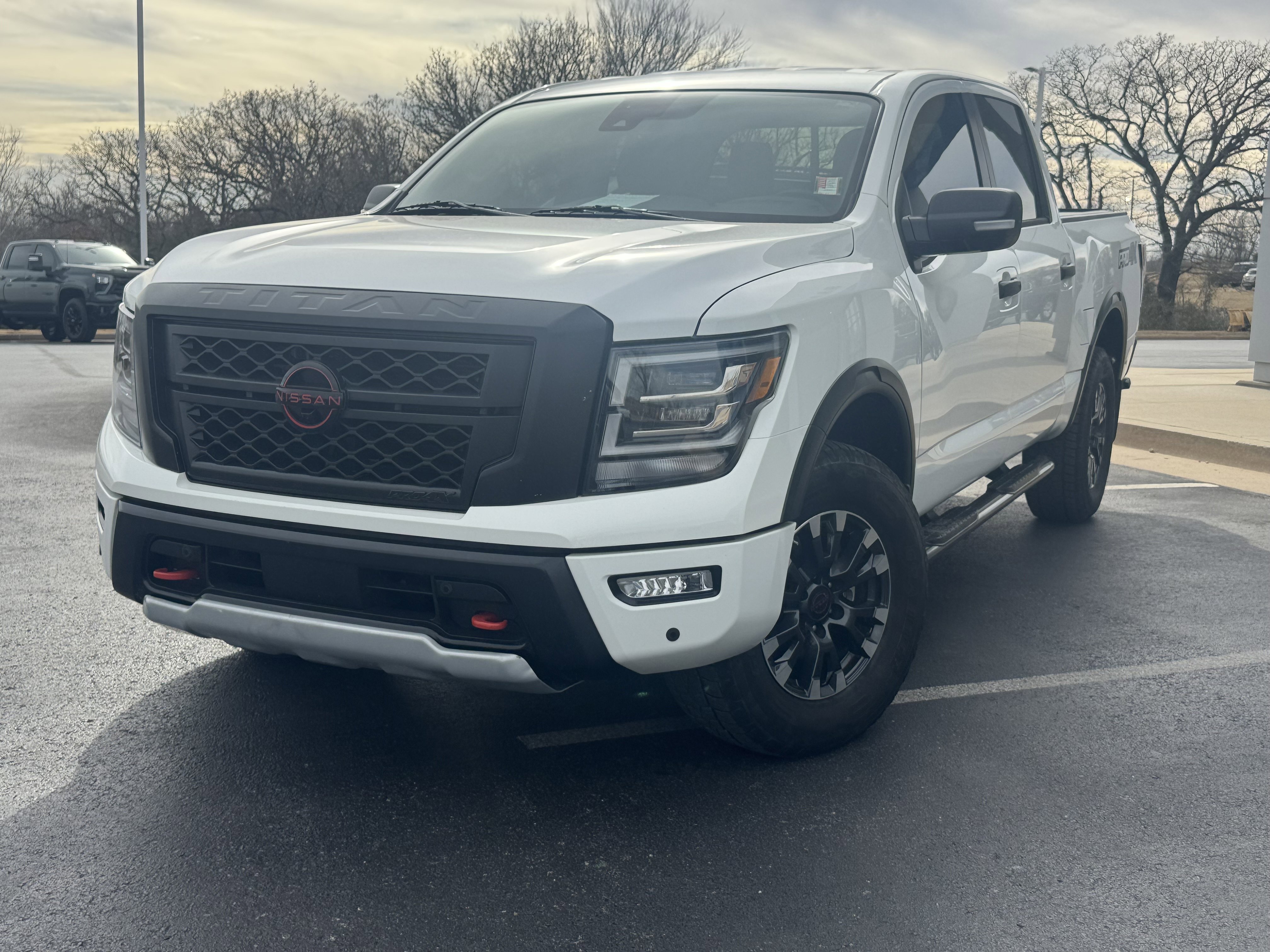 Used 2023 Nissan Titan PRO-4X w/ Pro-4x Convenience Package image 2