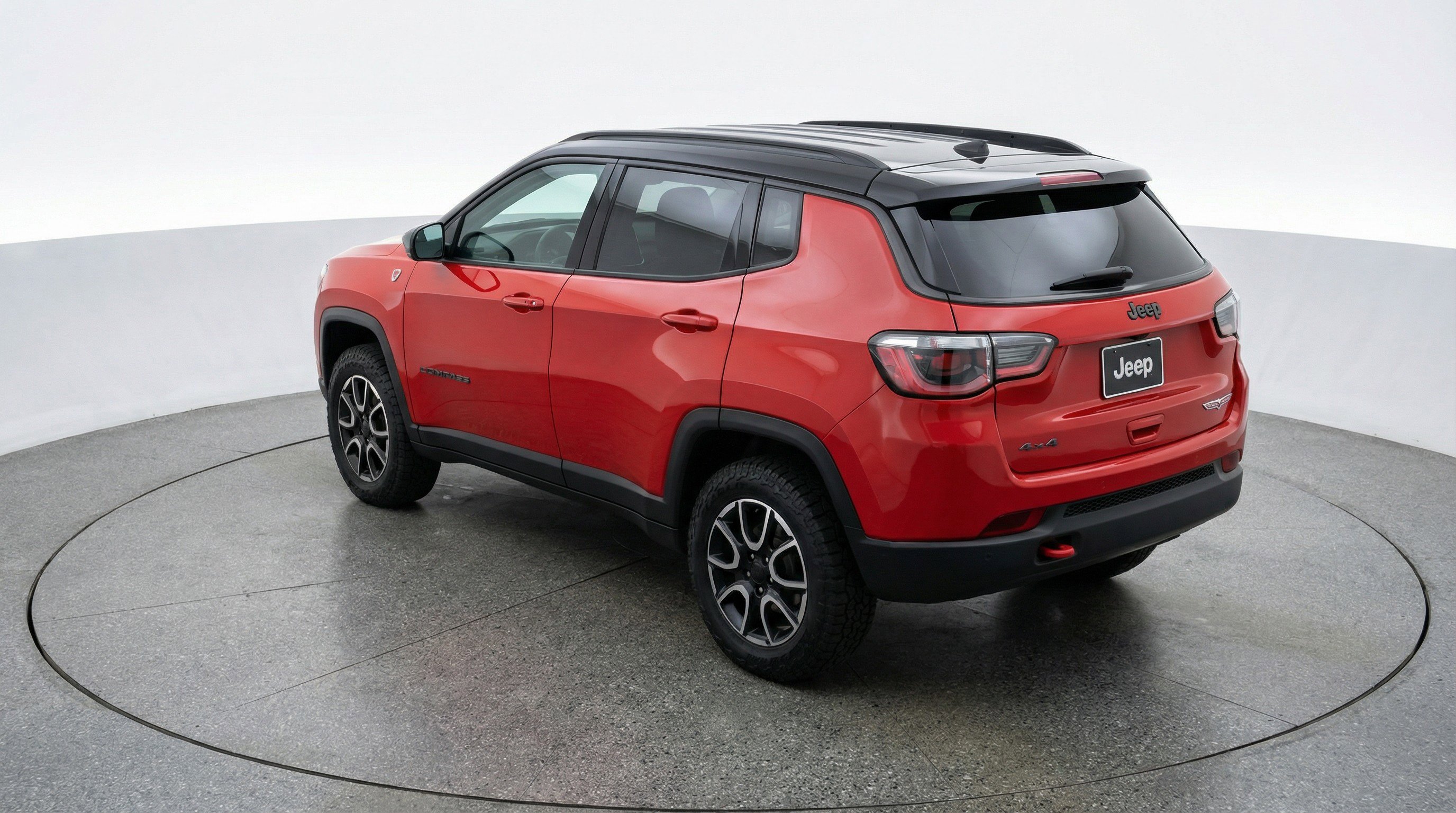 Used 2025 Jeep Compass Trailhawk AWD/4WD image 6