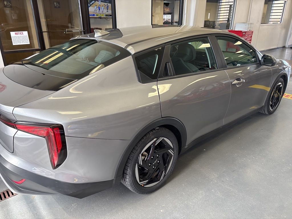 Used 2025 Kia K4 EX image 4