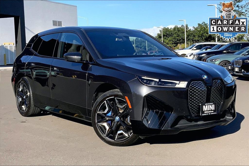 Used 2025 BMW iX xDrive50 image 1