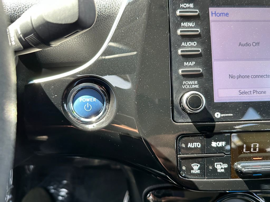 Used 2022 Toyota Prius L Eco image 32