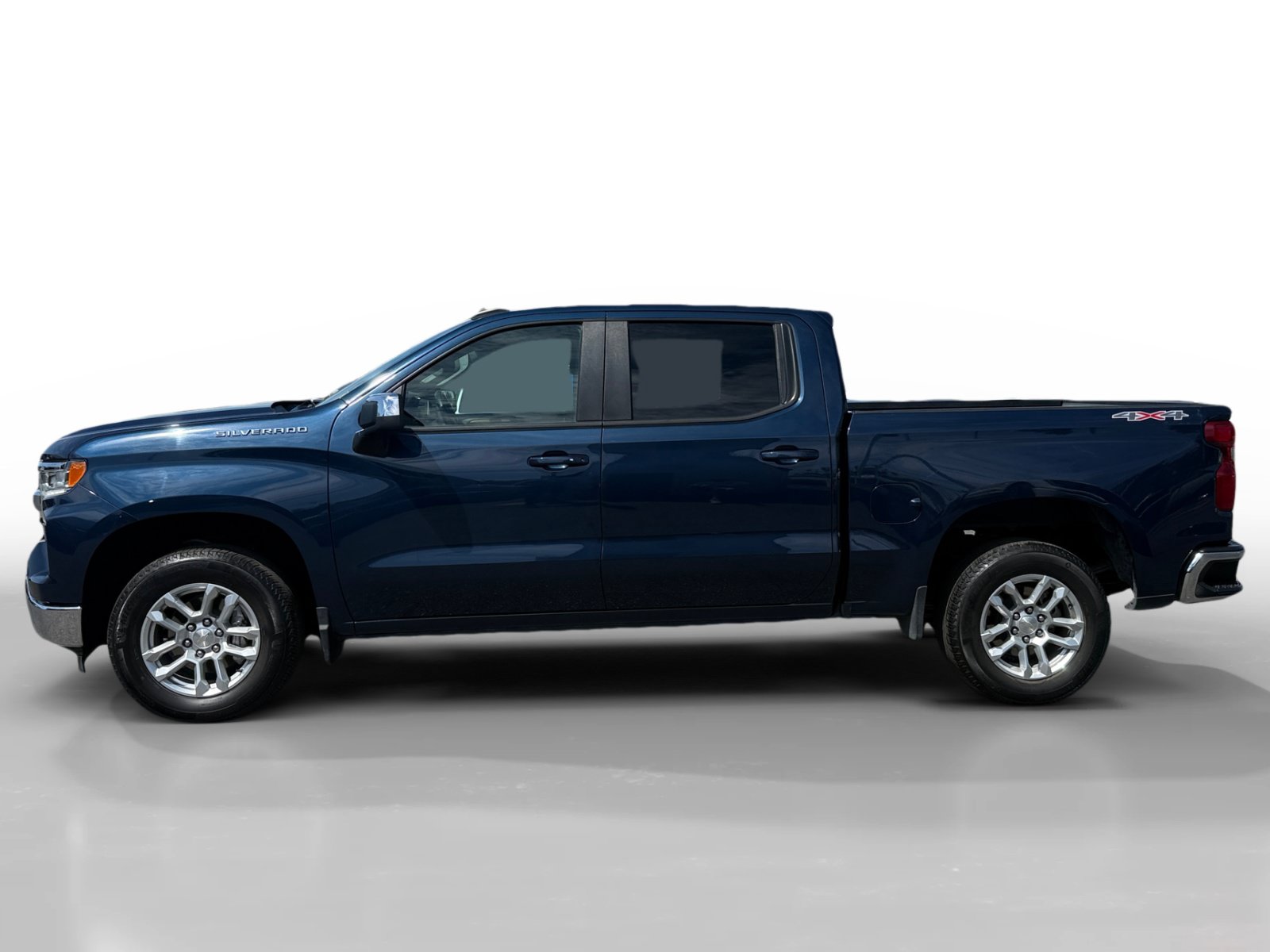 Used 2023 Chevrolet Silverado 1500 LT AWD/4WD image 2