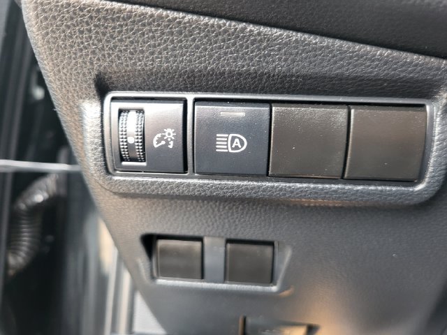 Used 2024 Toyota Corolla Cross XLE AWD/4WD image 21