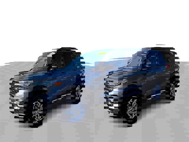 Certified 2023 Ford Explorer XLT w/ Equipment Group 202A image 4